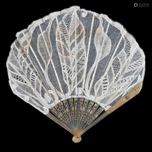 Circa 1900 to 1915, an unusual lace fan