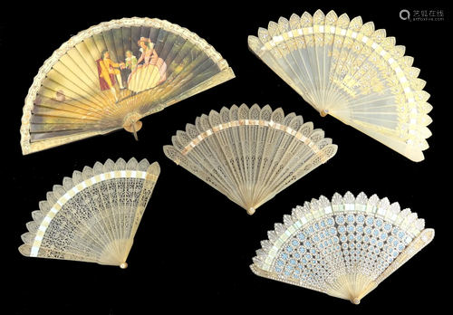 Four early 19th century horn brisÃ© fans,