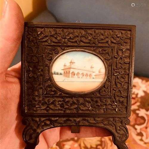 Miniature ovale représentant le Khas Mahal dans le fort rou...