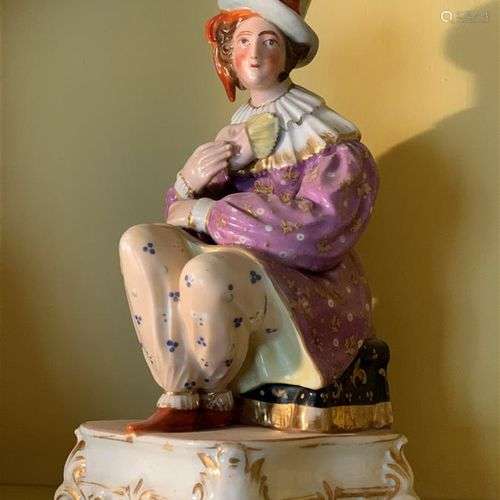 Grande statuette flacon en porcelaine polychrome et dorée re...