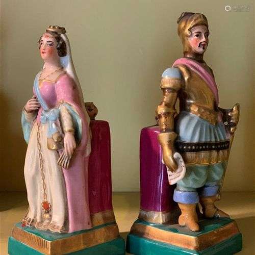 Paire de statuettes flacons en porcelaine polychrome et doré...