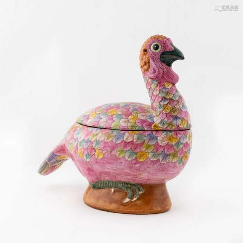 CHINESE EXPORT PORCELAIN FAMILLE ROSE BIRD TUREEN