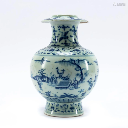 CHINESE BLUE & WHITE FLARE RIM FIGURAL SCENE VASE