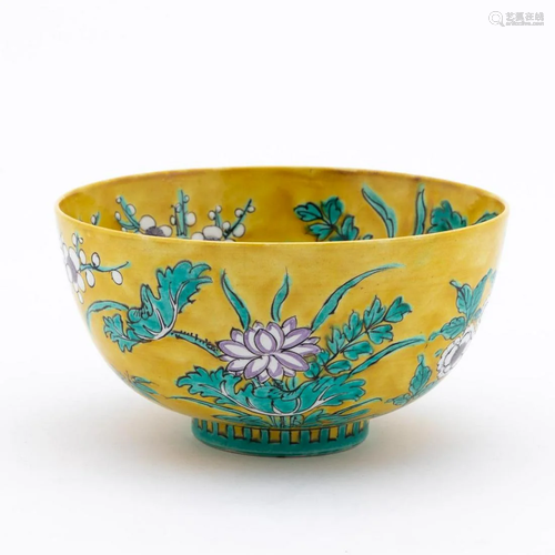 CHINESE FAMILLE JAUNE FLORAL PORCELAIN BOWL