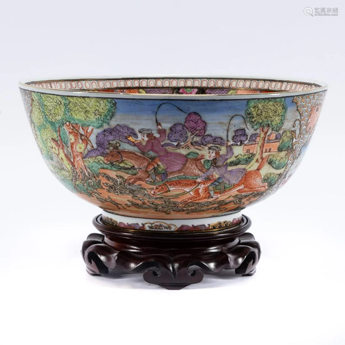 CHINESE EXPORT FAMILLE ROSE HUNT SCENE PUNCHBOWL