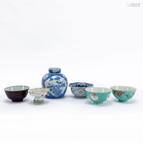 SIX PIECES OF ASSORTED CHINESE PORCELAIN