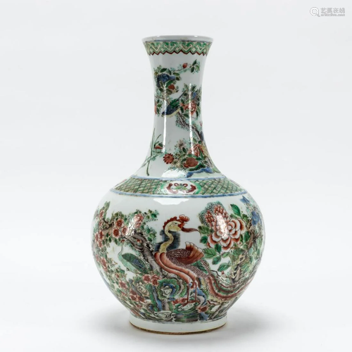 CHINESE FAMILLE VERTE GLOBULAR FORM VASE, PHOENIX