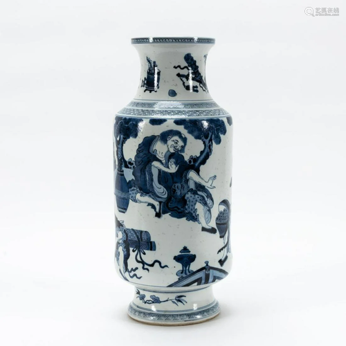 CHINESE BLUE & WHITE FIGURAL PORCELAIN VASE