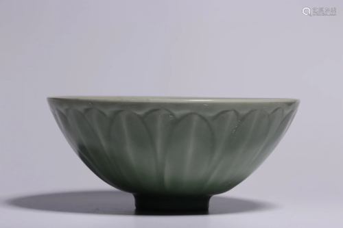 Ming Dynasty - Longquan Lotus Petals Pattern Bowl