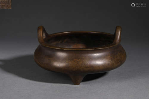 Bronze Tripod Upward-Eared Censer