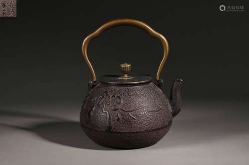 Iron Pot With Loop-Handle