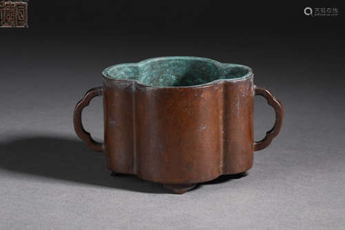 Bronze Begonia-Shape Censer With Ruyi Handles - Late Ming Dy...