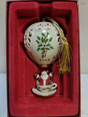 2003 Lenox Holiday Santa Collection ornament