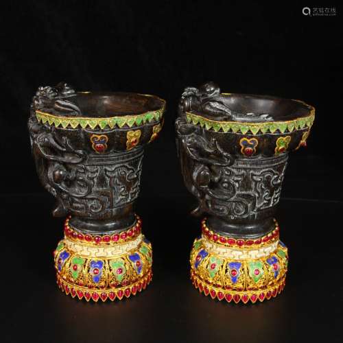 A Pair Of Gilt Filigree With Gemstone Horn Carved Cup