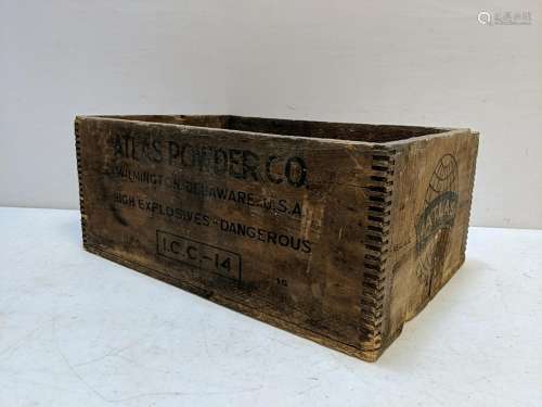 Atlas Powder Co., dovetailed box