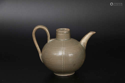 A Longquan Kiln Porcelain Holding Pot