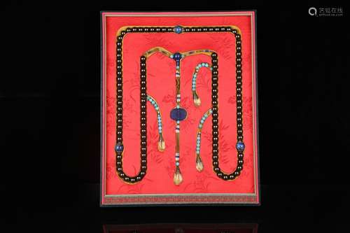 A Chinese Chaozhu Imperial Style Court Necklace