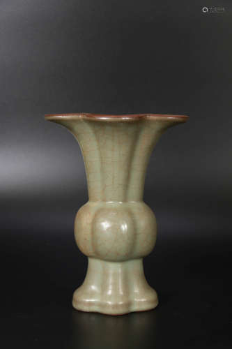 A Chinese Song Kiln Begonia Shape Flower Porcelain Goblet