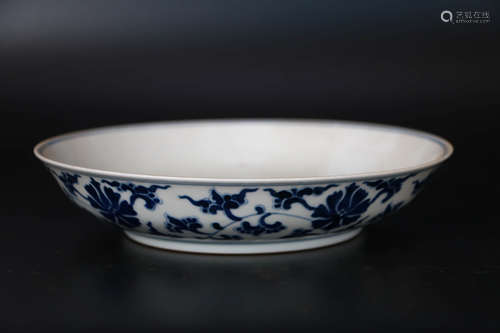 A Blue And White Flower Pattern Porcelain Plate