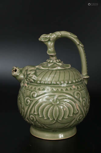 A Yaozhou Kiln Dragon  And Phoenix Pattern Porcelain Pot