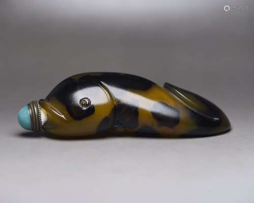 A Agate Fish Shaped Snuff Bottle