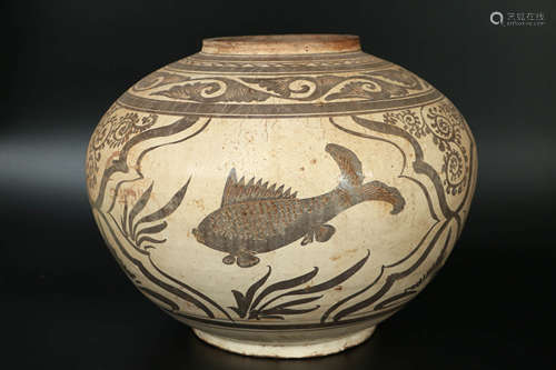 A Cizhou Kiln White And Black Fish Porcelain Pot