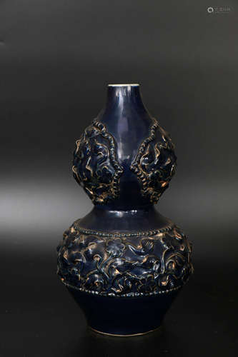 A Blue Glazed Lotus Pattern Porelain Gourd Bottle