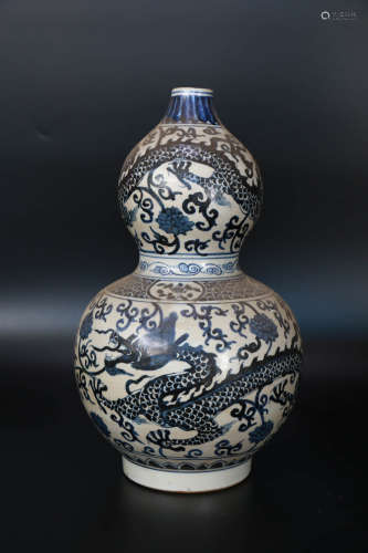 A Blue And White Cloud Drgaon Pattern Porcelain Gourd Bottle