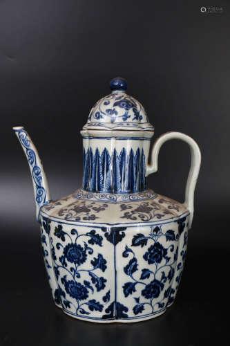 A Blue And White Flower Pattern Porcelain Pot