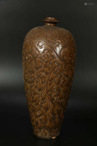 A Yaozhou Kiln Flower Pattern Porcelain Vase