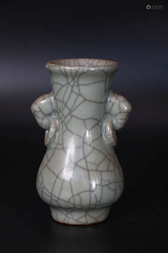 A Ge Kiln Double Elehapt Ear Porcelain Vase