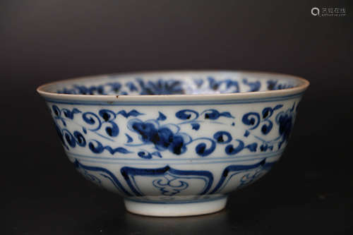 A Blue And White Fish Pattern Porcelain Bowl