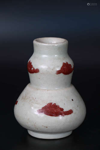 A Red Glazed Red Fish Pattern Gourd Bottle