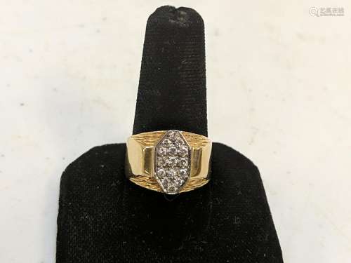 14 kt. gold ring with diamonds