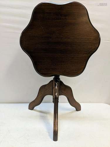 Small mahogany tilt top table