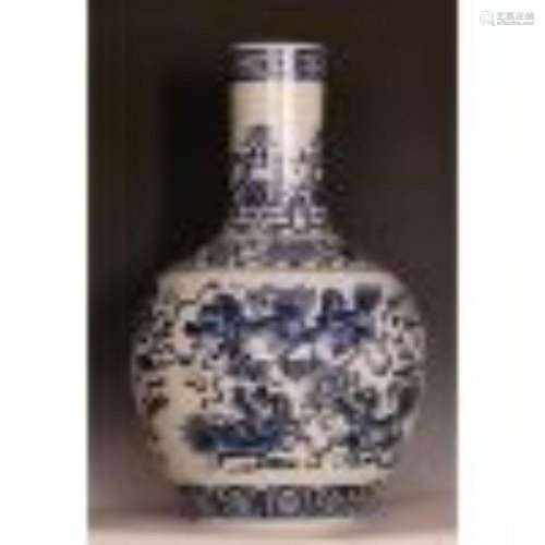 A huge Chinese vases blue and white with temple dog pattern