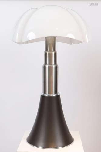 Lampe Pipistrello de Gae Aulenti par Martinelli Luce Socle e...