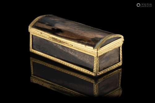 An 18th-century hard stone box with gilt metal mounts (cm 6,...