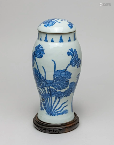 Late Ming Type Chinese Blue White Porcelain Vase