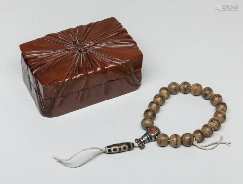 Chinese Old Agarwood Beads w/ Boxwood Box