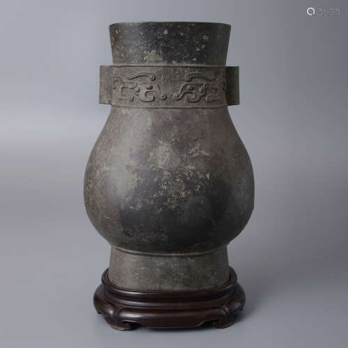 古銅獸紋雙耳花瓶