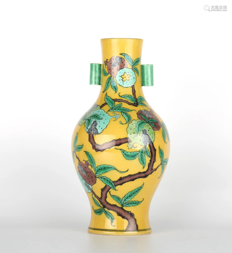 Chinese Susancai Glazed Vase