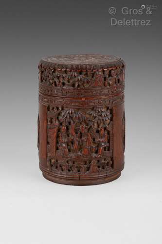Pot à tabac en bambou, sculpté de sages et oiseaux. Chine, X...