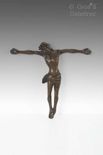 Christ mort en bronze, fonte creuse, tête ceinte d’une couro...