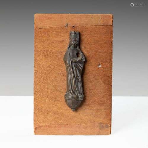 Vierge couronnée en bronze, fonte creuse, sur une console à ...