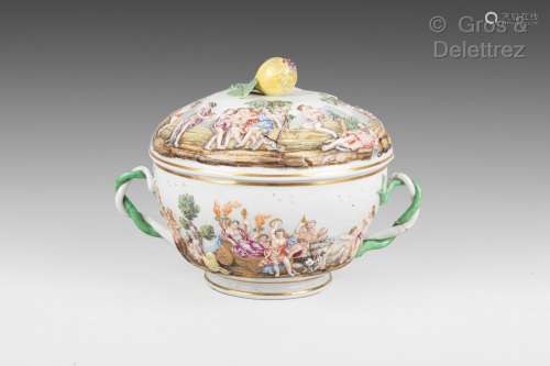 DOCCIA, XIXe siècle Boîte en porcelaine dans le goût du XVII...