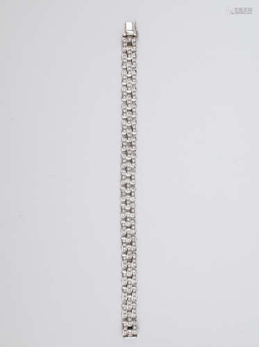 A brilliant cur diamonds bracelet with an 18k. white setting