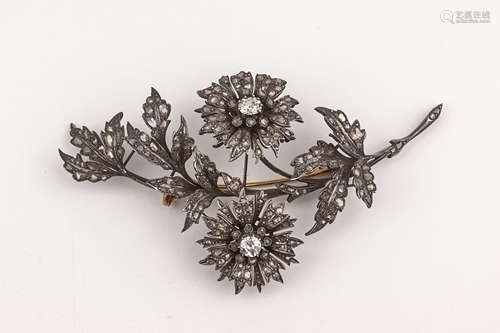 A silver and old cut diamonds flowery brooch circa 1800