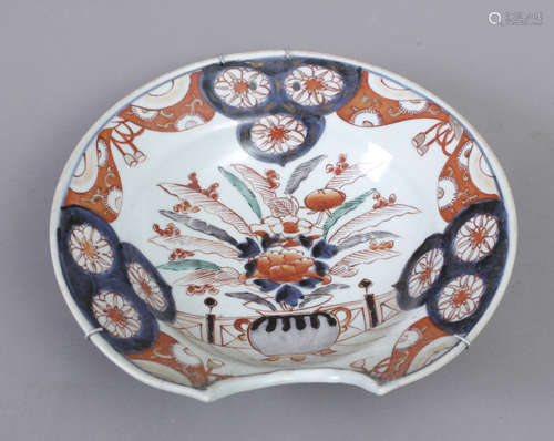 A 19th century Chinese barber’s bowl in Imari porcelain