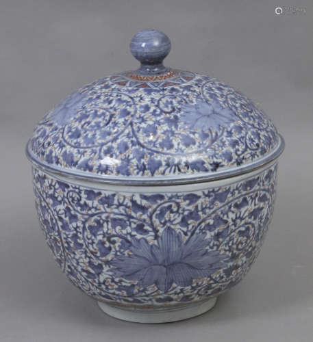 An 18th century big Chinese bowl and cover in blue and white...